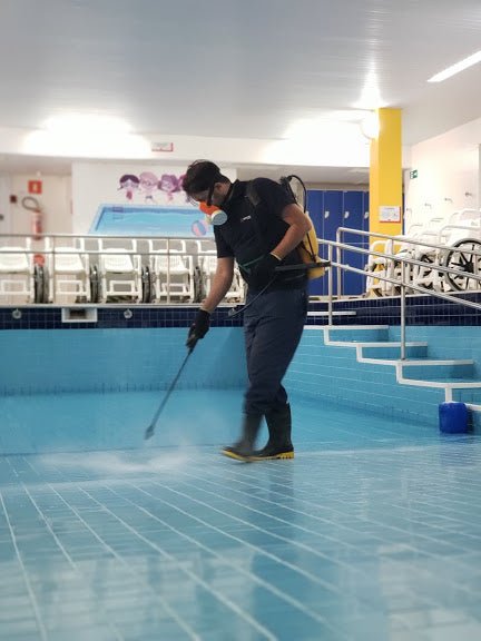 Piso antiderrapante para piscina: segurança e diversão garantidas - Anti-Slip System